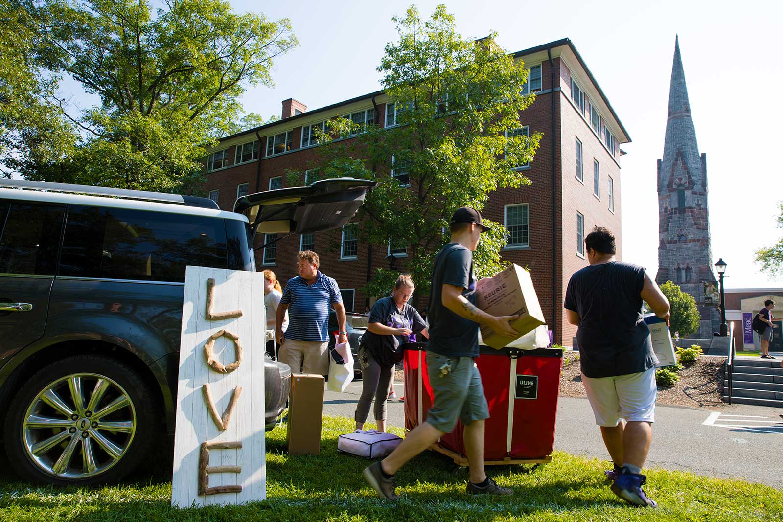 Families helping with move-in day