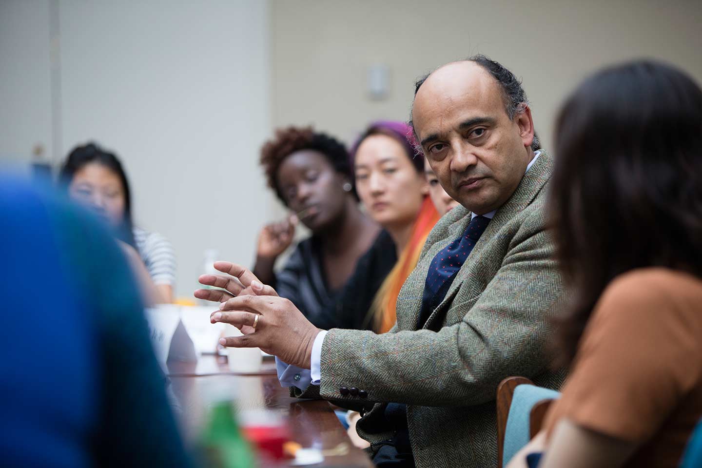 Kwame Anthony Appiah leading a classroom discussion at Amherst College.