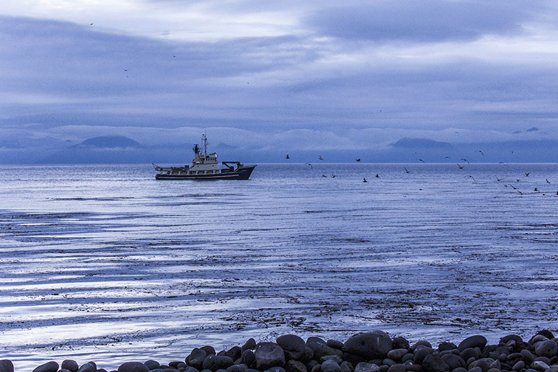 The research vessel Tiglax